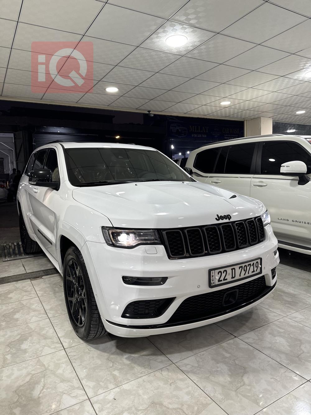 جیپ گراند شیرۆکی